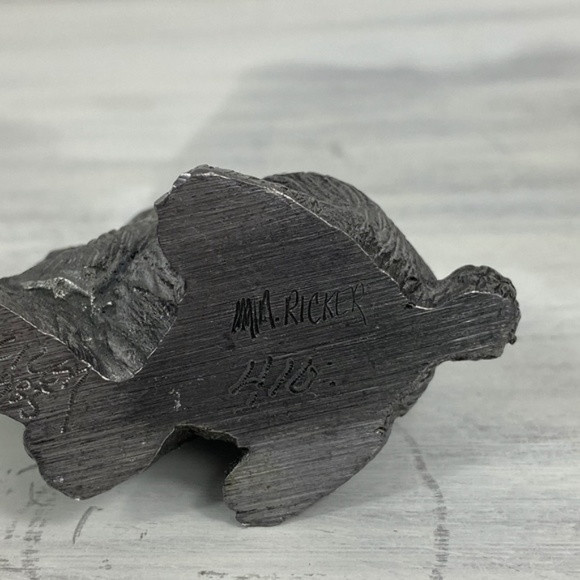 Michael Ricker 1983 Vintage Bunny Pewter Rabbit - Picture 4 of 4